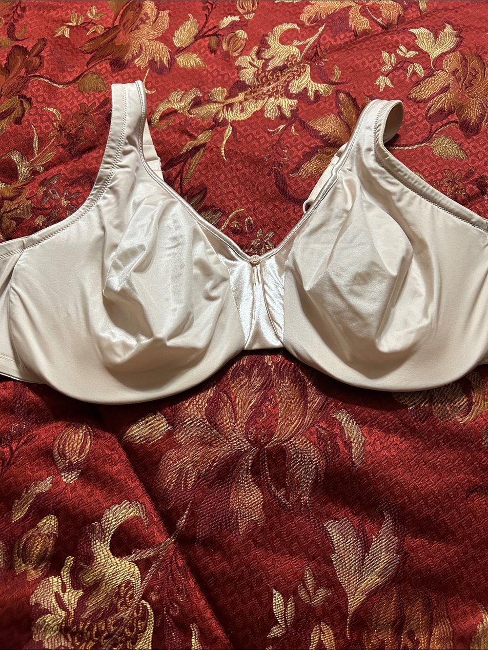 Olga Cream Full-Coverage Underwire Bra